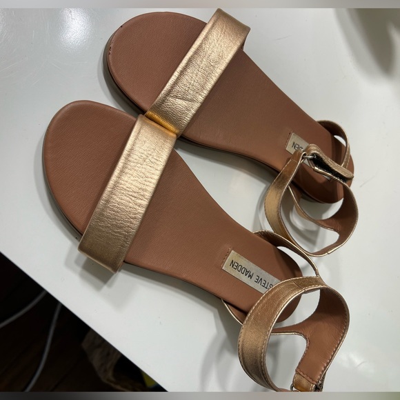 Rose Gold Steve Madden Sandal Size 6.5 - Picture 4 of 6